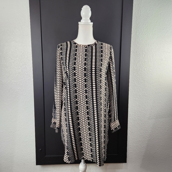 Olivaceous Dresses & Skirts - Olivaceous Long Sleeve Black /White Striped Sheath Dress Size M